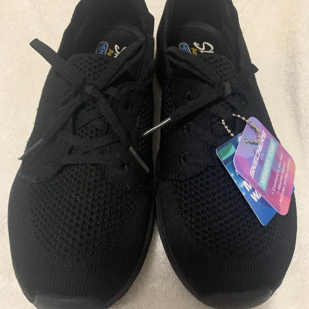 Skechers Seager-In a Knit Women's Black Shoes